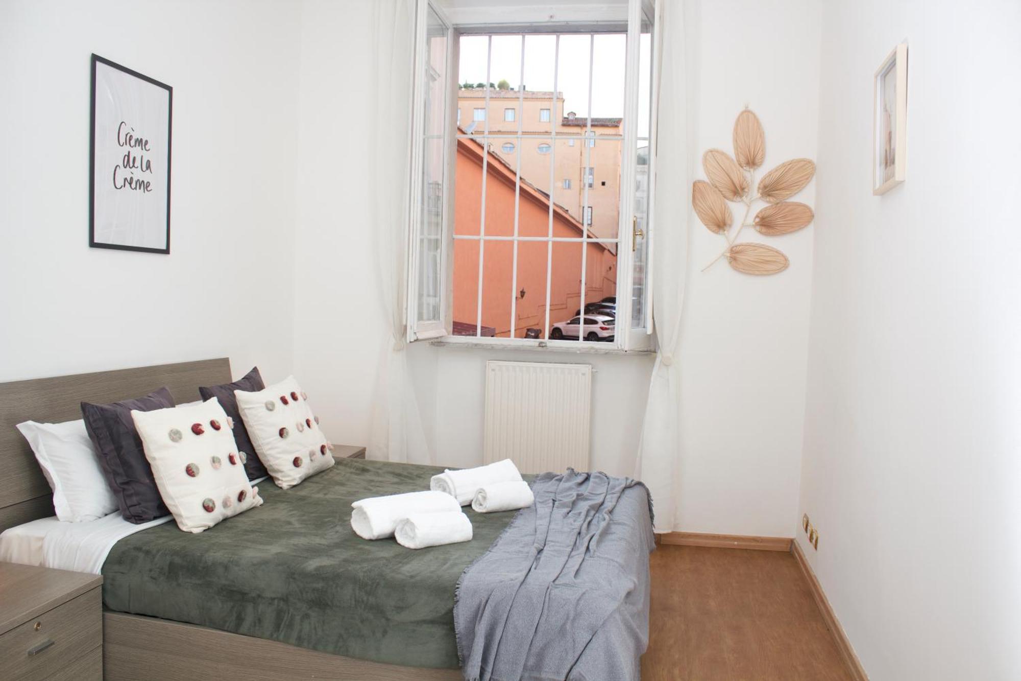 Apartment Sweet Rom